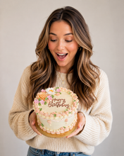 Cargar imagen en el visor de la galería, Cake Floral Happy Birthday - Entregado por el Patrón