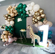 Cargar imagen en el visor de la galería, Backdrop Safari