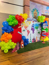 Cargar imagen en el visor de la galería, Backdrop Around the World