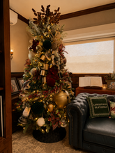 Cargar imagen en el visor de la galería, Arbolito Navideño en Renta – Estilo Christmas Blessings Rustic
