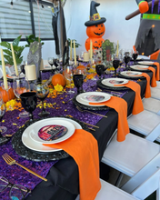 Cargar imagen en el visor de la galería, Posada Corporativa de Halloween — Construcciones Cazzu