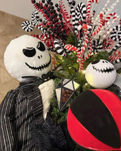 Cargar imagen en el visor de la galería, Árbol Navideño Temático – Colección Navidad Oscura