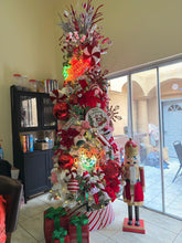 Cargar imagen en el visor de la galería, Arbolito Navideño en Renta – Estilo Neon Candy & Cascanueces