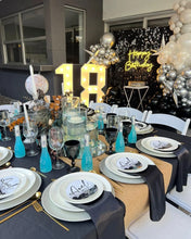 Cargar imagen en el visor de la galería, Paquete - Felices 18