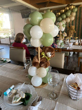 Cargar imagen en el visor de la galería, Centro de Mesa: Oso Colgante