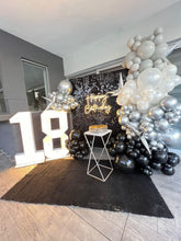 Cargar imagen en el visor de la galería, Paquete - Felices 18