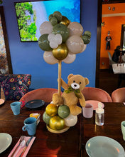 Cargar imagen en el visor de la galería, Centro de Mesa: Oso Colgante