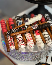 Cargar imagen en el visor de la galería, (12) Palos de Pretzel grandes