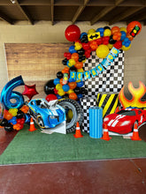 Cargar imagen en el visor de la galería, Hotwheels - Decoración