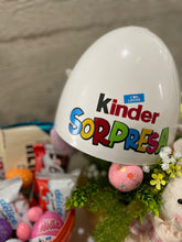 Cargar imagen en el visor de la galería, Mega Huevo Kinder - Whoppers