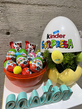 Cargar imagen en el visor de la galería, Mega Huevo - Kinder Sorpresa