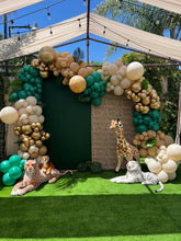 Cargar imagen en el visor de la galería, Backdrop Safari