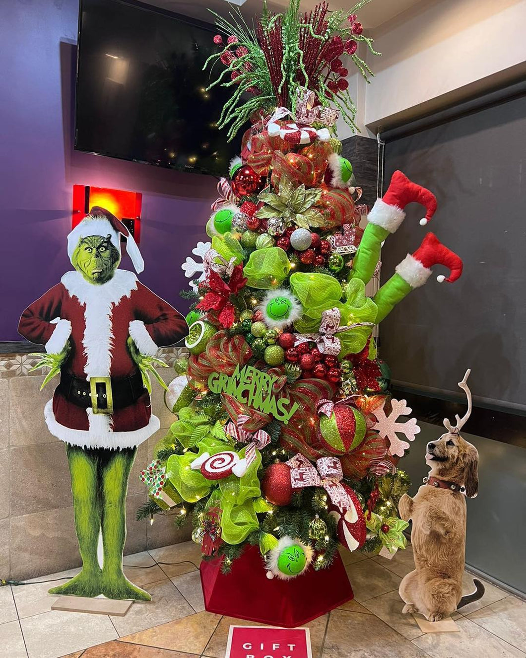 Tema: “Navidad Robada” (El Grinch) 🎄💚