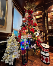 Cargar imagen en el visor de la galería, Navidad Imperial – El Encanto del Cascanueces
