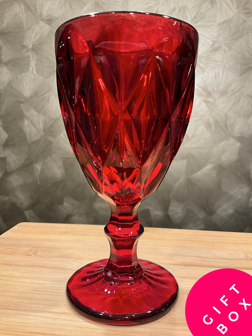 Copa Roja de Cristal Tallado [Renta]