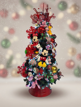 Cargar imagen en el visor de la galería, Arbolito Navideño en Renta – Estilo Mickey &amp; Minnie Disney
