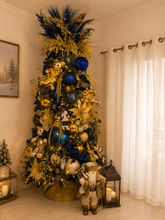 Cargar imagen en el visor de la galería, Arbolito Navideño en Renta – Estilo Royal Blue &amp; Gold
