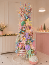 Cargar imagen en el visor de la galería, Arbolito Navideño en Renta – Estilo Candy Pastel
