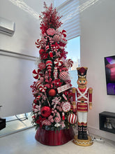 Cargar imagen en el visor de la galería, Arbolito Navideño en Renta – Estilo Candy Cane Lane con Cascanueces &amp; Drums

